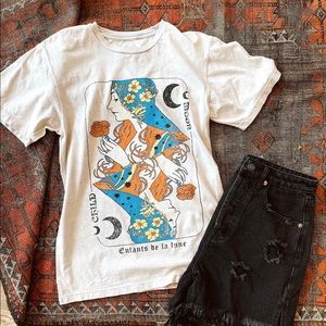 Off white / light grey Tee shirt with tarot card graphics size medium